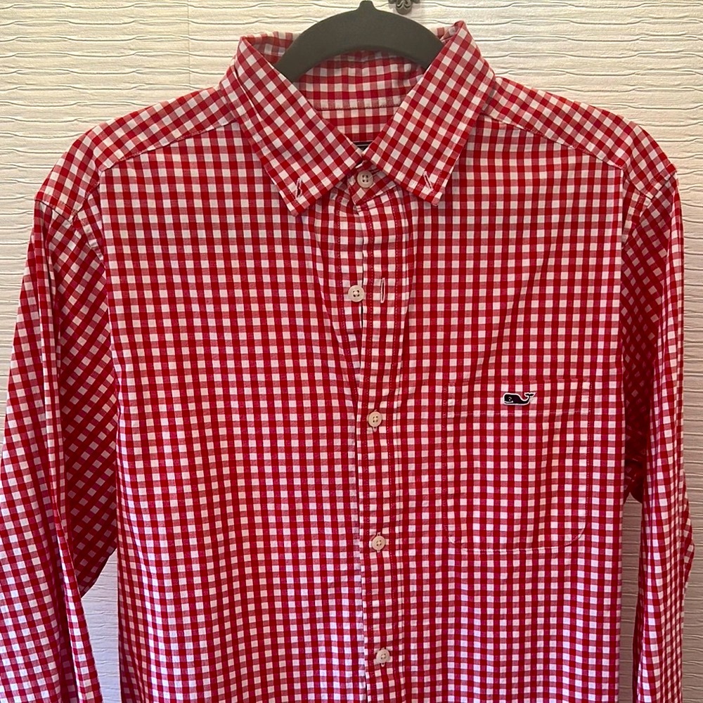 Vineyard Vines Red and White Casual Button Down Shirt